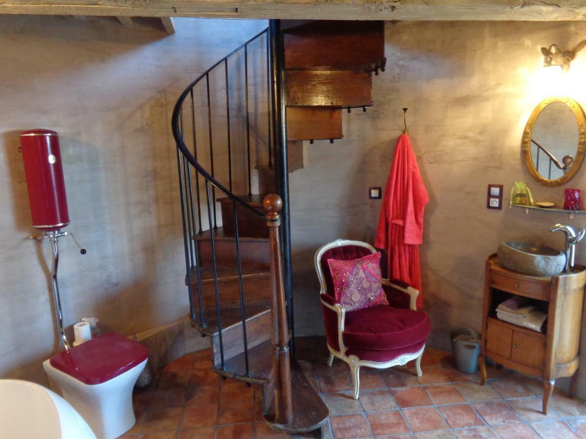 Bed and Breakfast La Tour De Quinsonnas à Serezin-de-la-Tour Extérieur photo