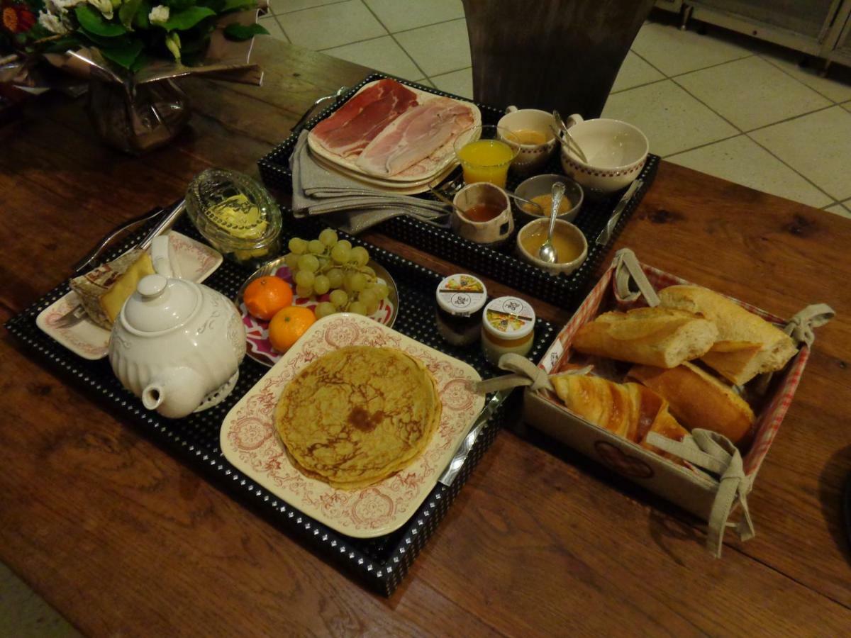Bed and Breakfast La Tour De Quinsonnas à Serezin-de-la-Tour Extérieur photo